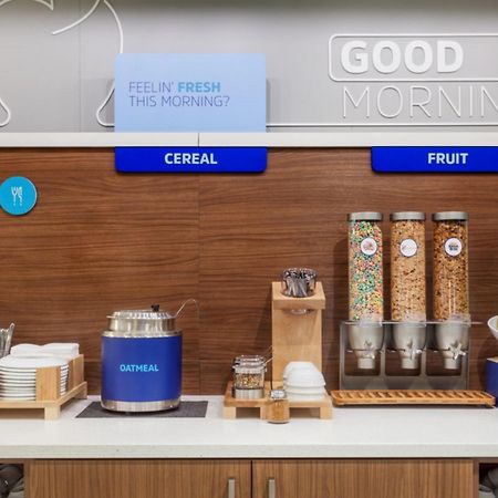 Holiday Inn Express North Hollywood - Burbank Area By Ihg Los Angeles Eksteriør billede
