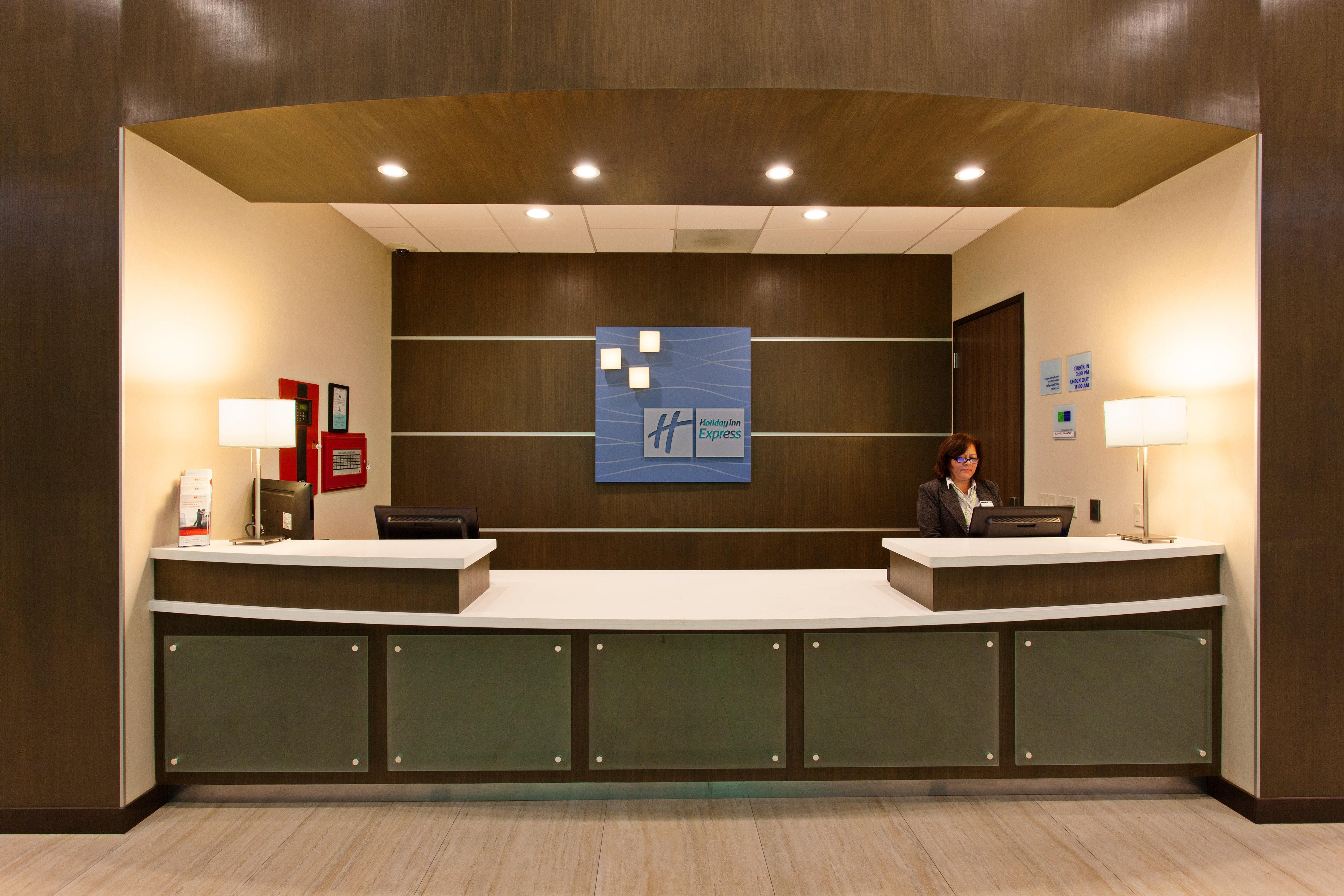 Holiday Inn Express North Hollywood - Burbank Area By Ihg Los Angeles Eksteriør billede