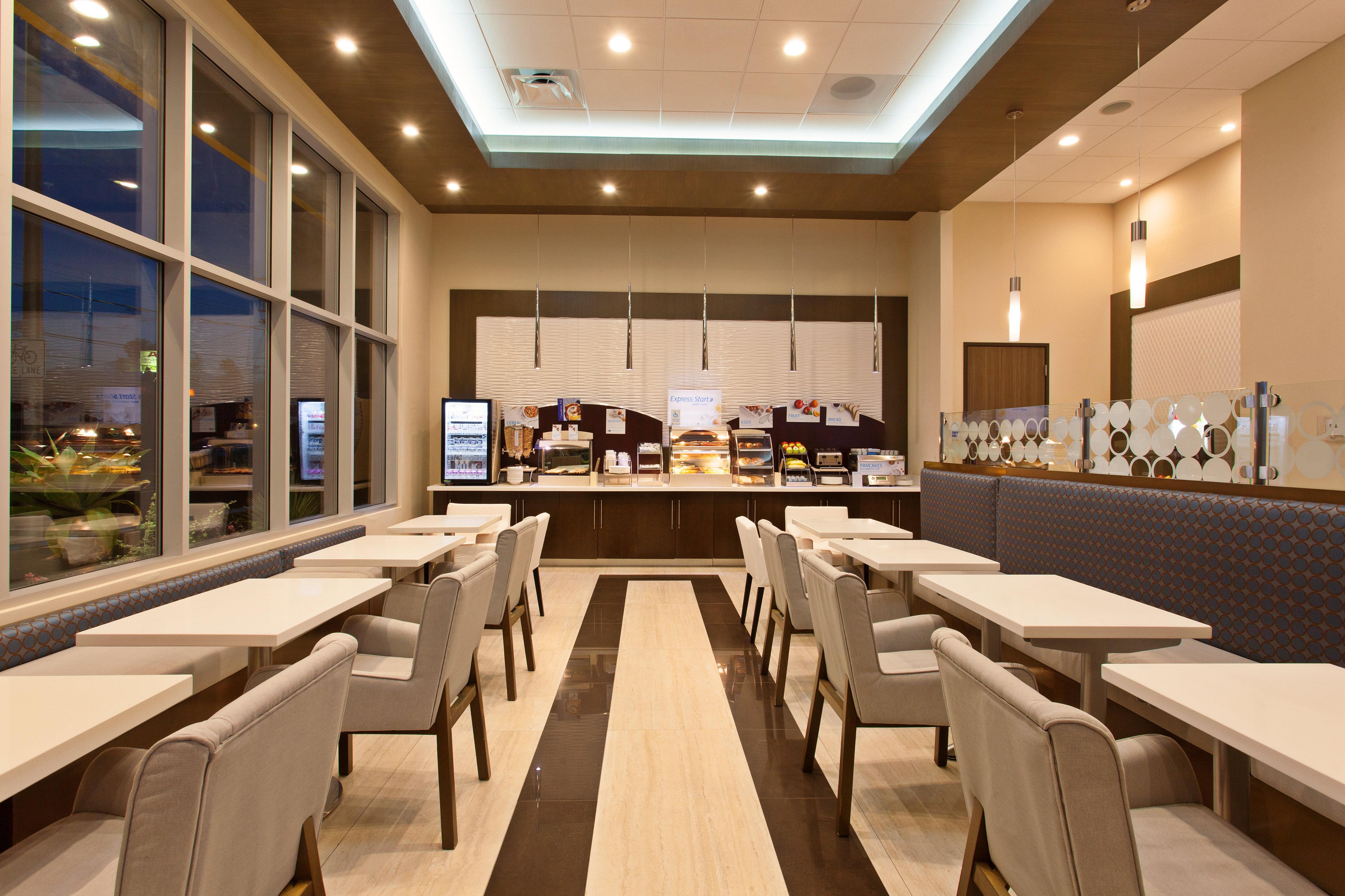 Holiday Inn Express North Hollywood - Burbank Area By Ihg Los Angeles Eksteriør billede