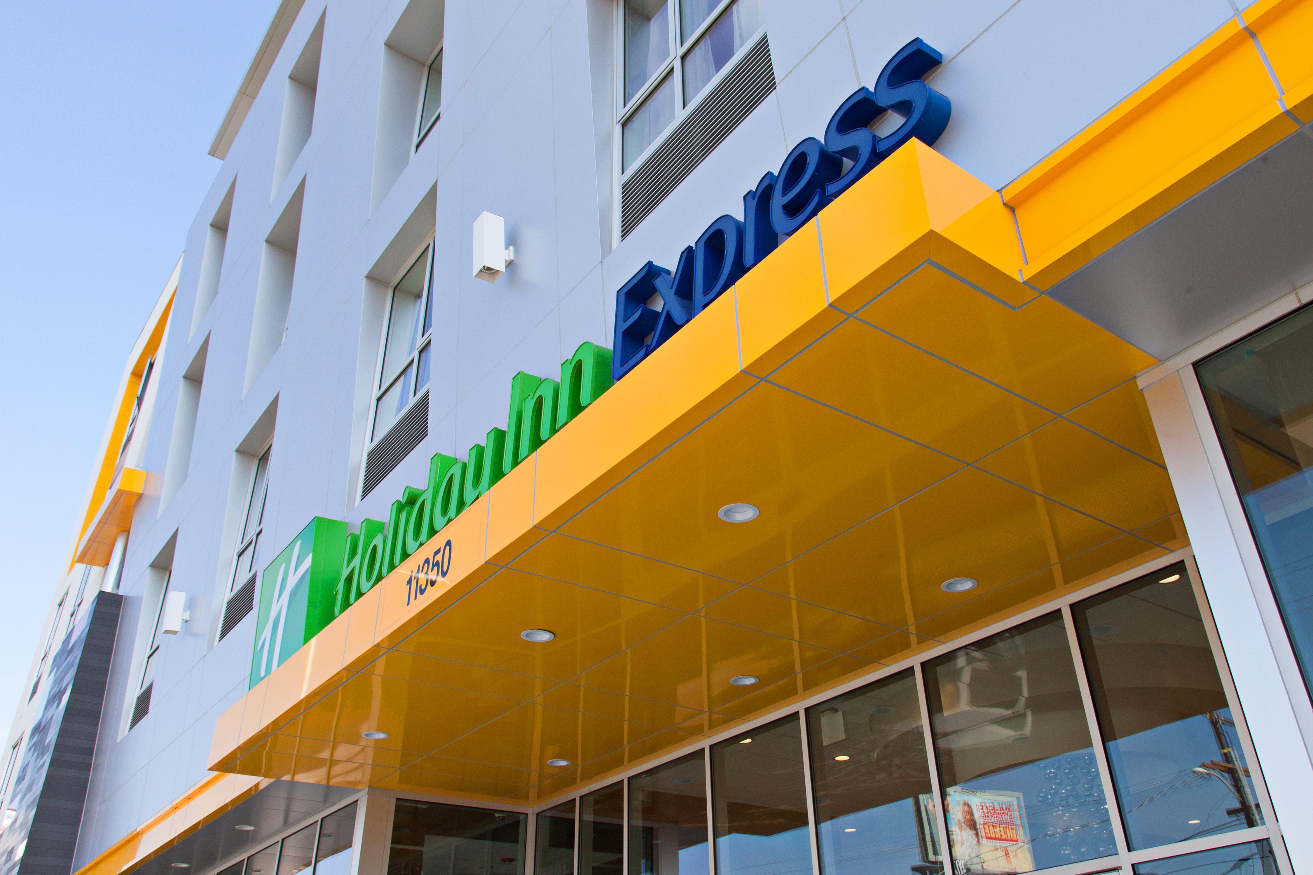 Holiday Inn Express North Hollywood - Burbank Area By Ihg Los Angeles Eksteriør billede