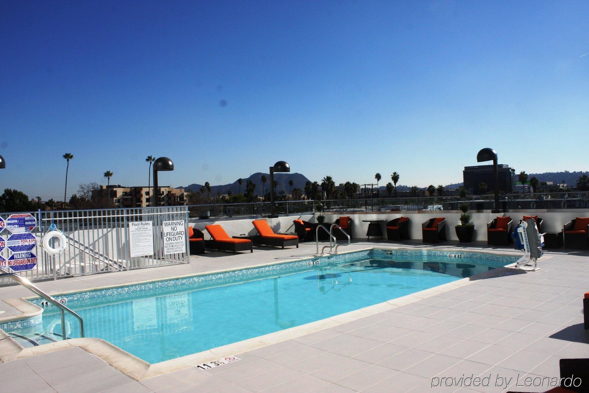 Holiday Inn Express North Hollywood - Burbank Area By Ihg Los Angeles Eksteriør billede