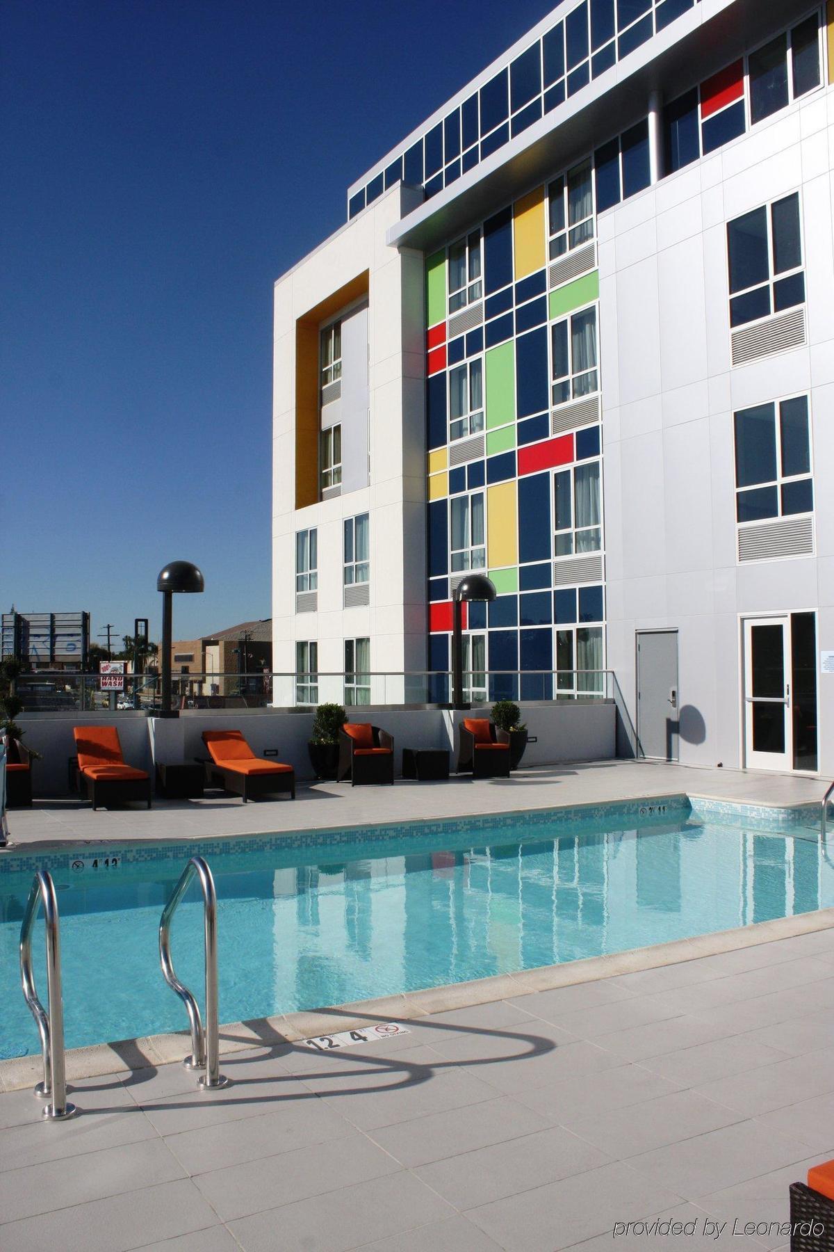 Holiday Inn Express North Hollywood - Burbank Area By Ihg Los Angeles Eksteriør billede