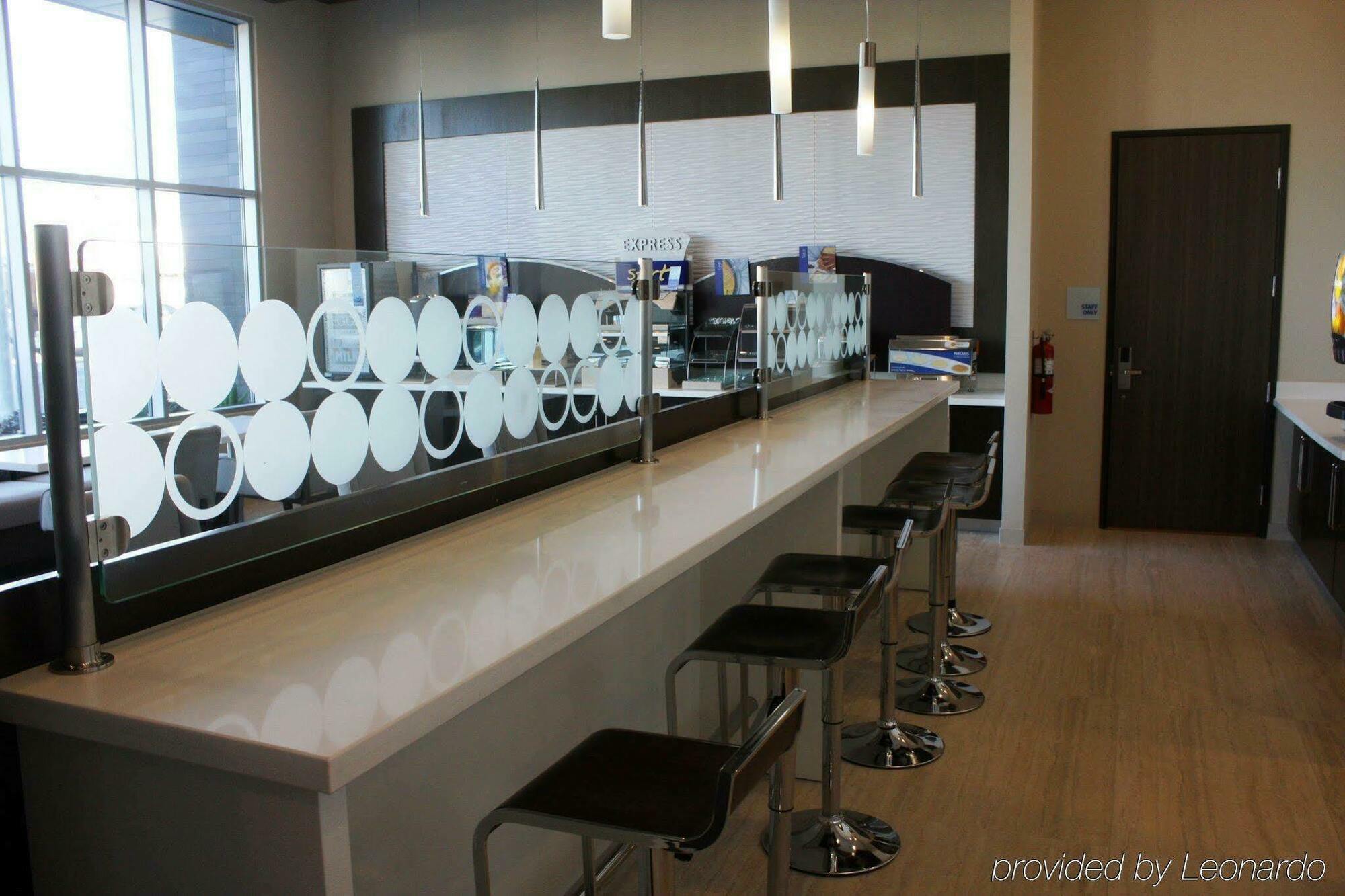 Holiday Inn Express North Hollywood - Burbank Area By Ihg Los Angeles Eksteriør billede